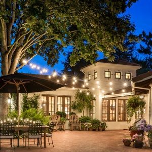 Meet your Posher, Leigh